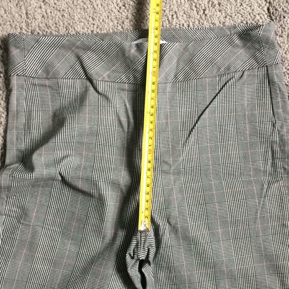 Camber & Grace cute pink plaid pull on stretch work capris - Picture 6 of 9